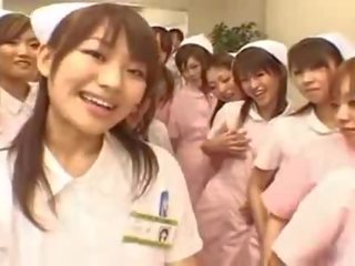 Asiatiskapojke sjuksköterskor njuta x topplista video- på topp